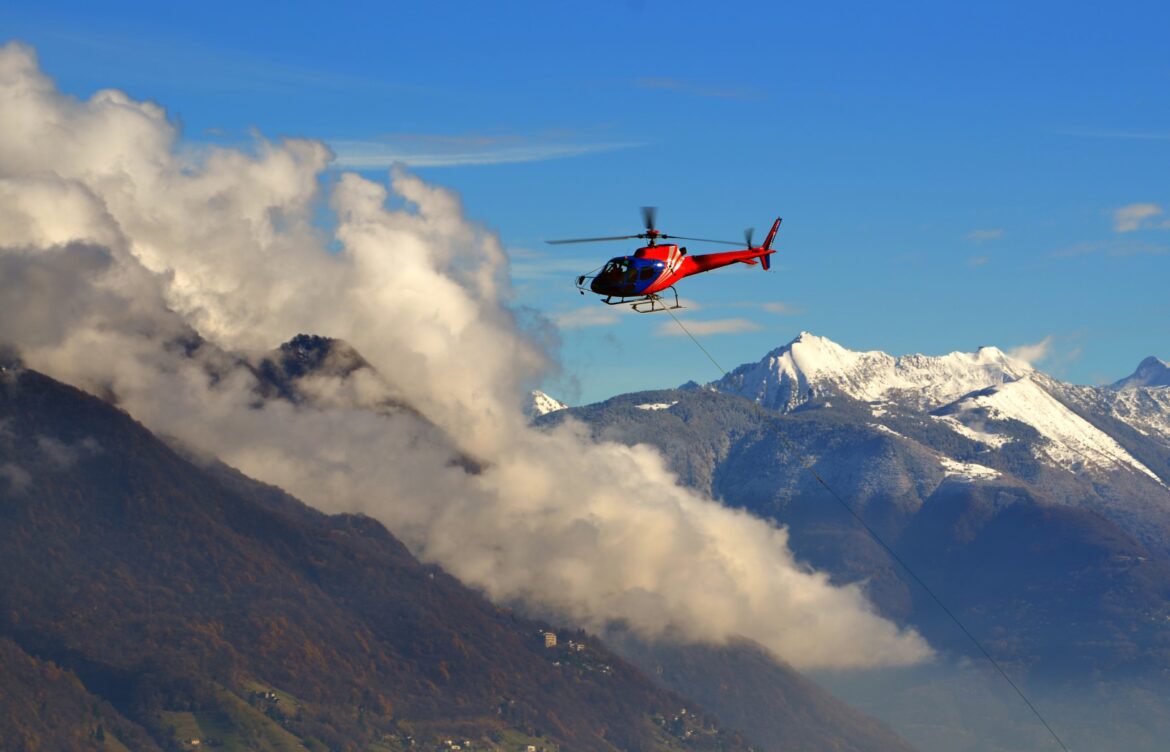 Year-Round Wonders: Seasonal Helicopter Rides